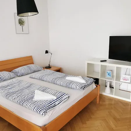 City Centre Studio With A Balcony And Free Parking Ljubljana Exterior photo