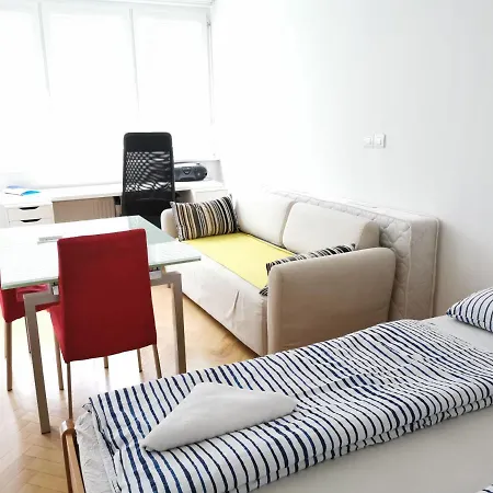 City Centre Studio With A Balcony And Free Parking Ljubljana Exterior photo