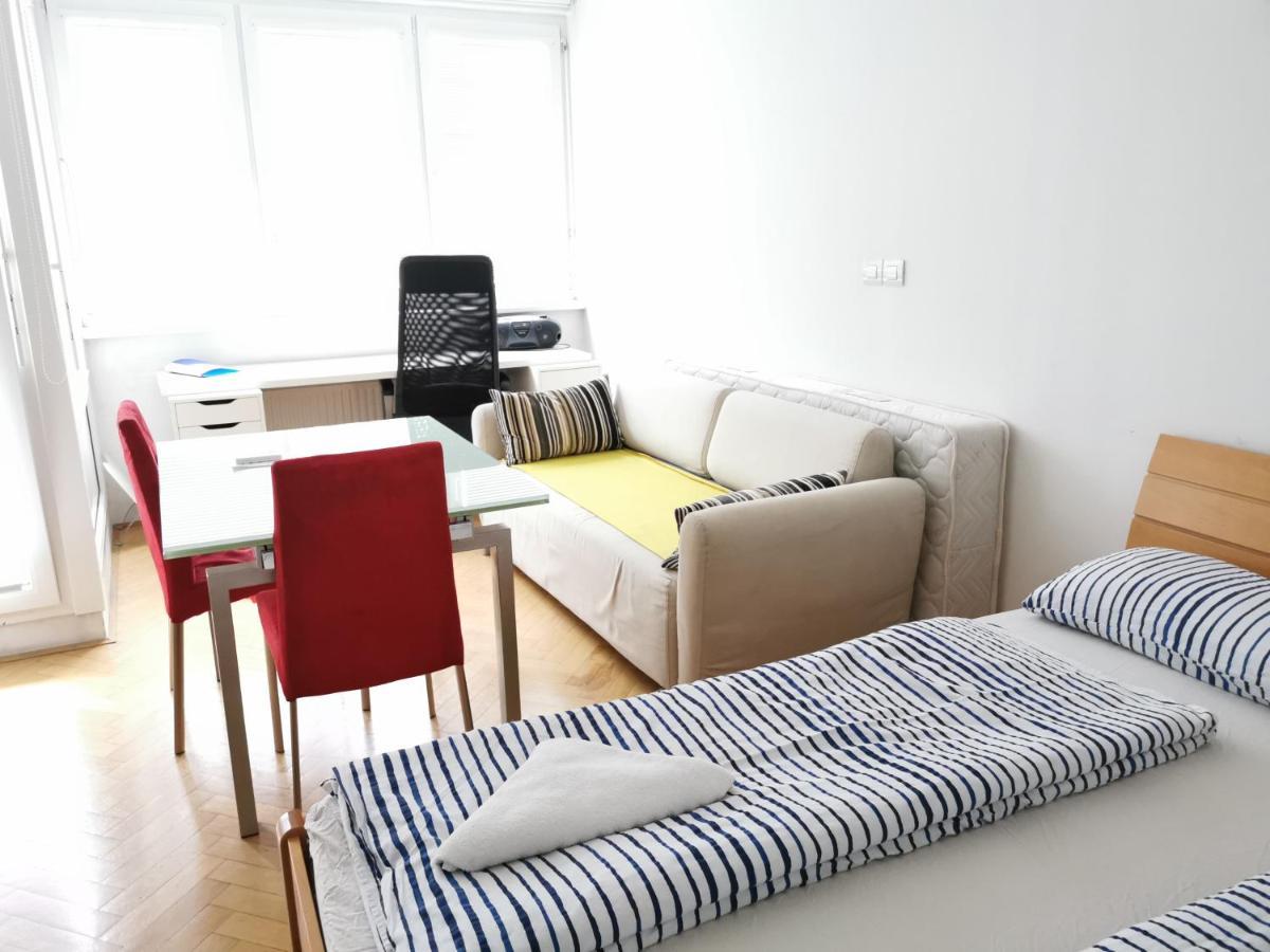 Centre With A Balcony And Free Parking Apartment